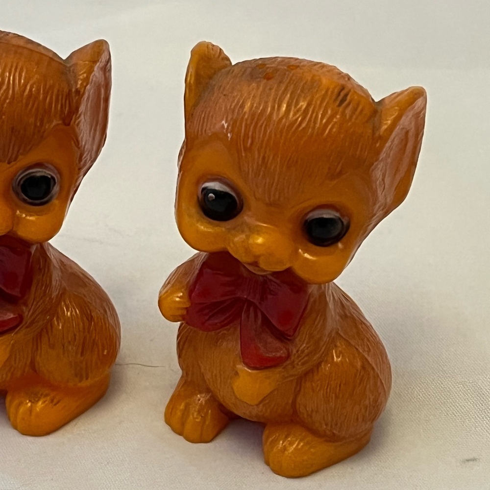 VTG Mouse Mice w/ Bow Salt & Pepper Shakers Hong Kong Sloppy Paint Job, Kitschy - Picture 3 of 6